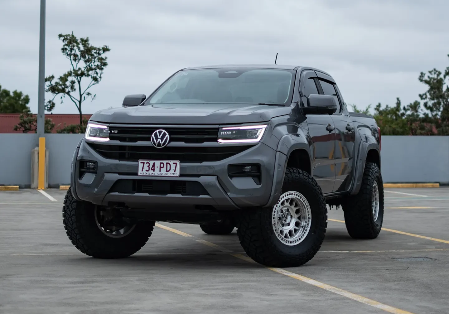 amarok-front-angle